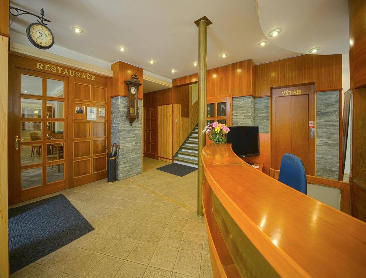 Hotel Praha Грженско Екстер'єр фото